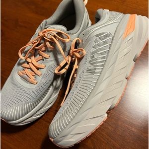 Brand new, never worn Hoka One One